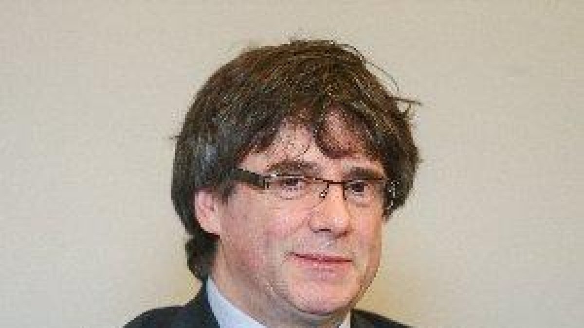 La Fiscalía pide a Interior que plantee a Suiza si extraditará a Puigdemont