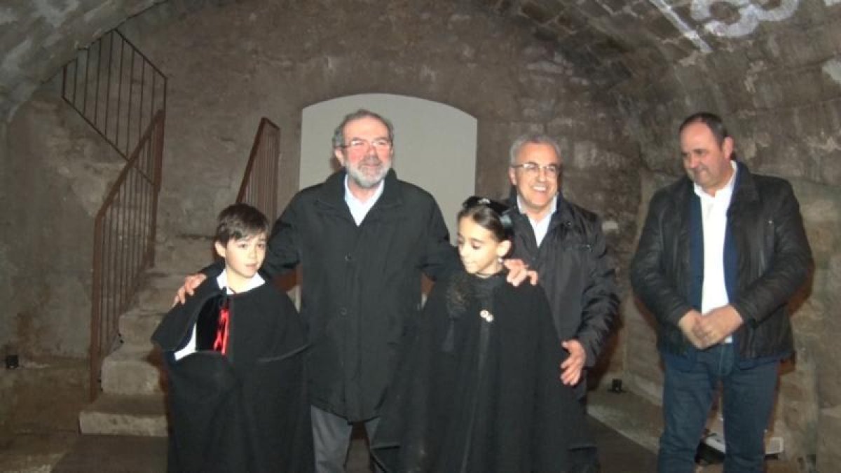Reñé, Mir y Villas ayer en la inauguración del centro.
