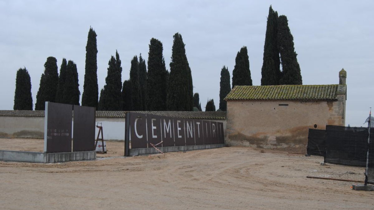 La ampliación del cementerio de El Palau.