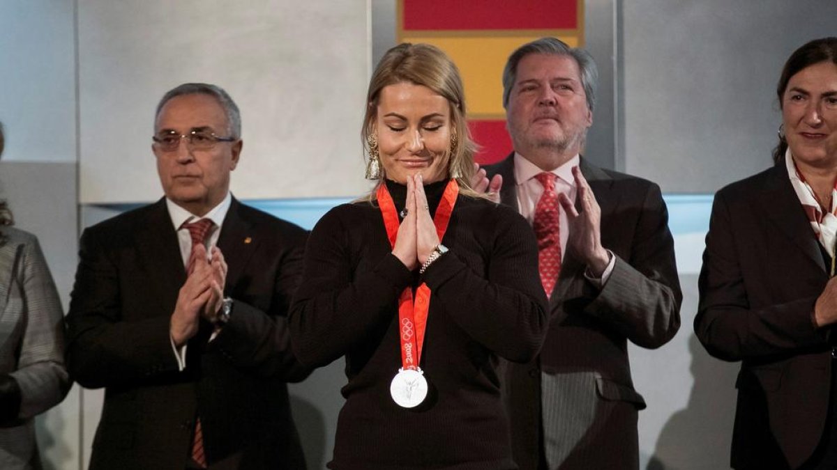 Valentín recibe su medalla olímpica