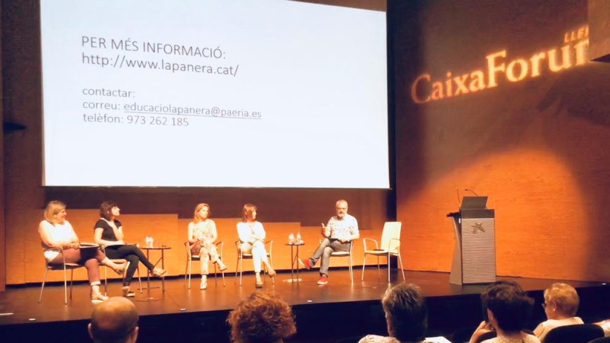 Presentació ahir a CaixaForum Lleida de la programació de teatre i música de l’‘Apropa Cultura’.