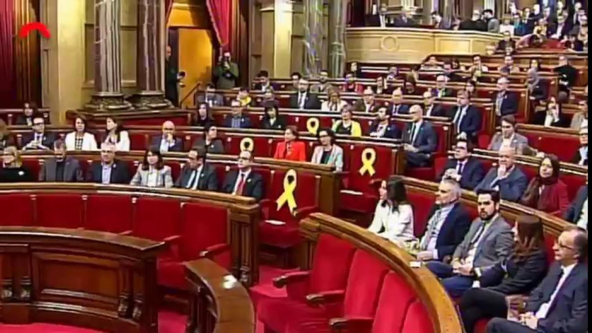 Puigdemont renuncia al vot delegat avui i només ho demanen tres diputats presos