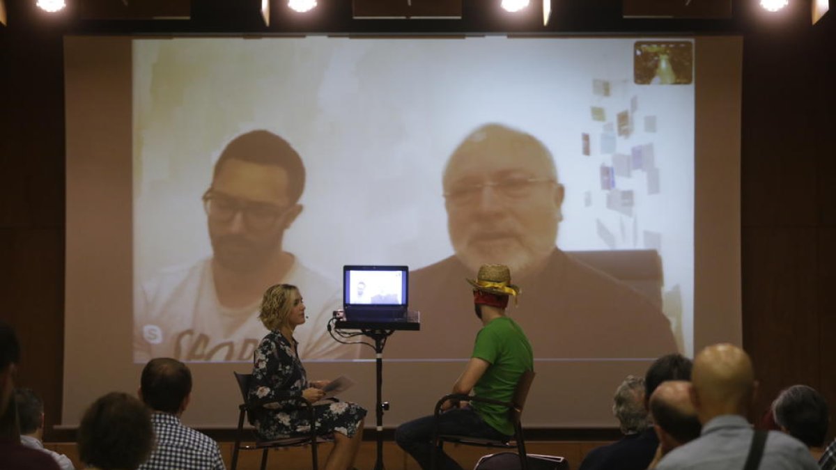 Cultura i democràcia, a debat amb Puig i Valtònyc des de Bèlgica