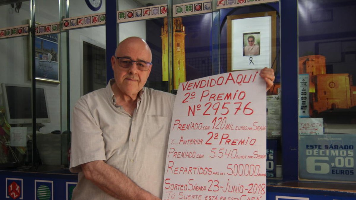 Damián Ferrer, propietario de la administración número 7 de Lleida.