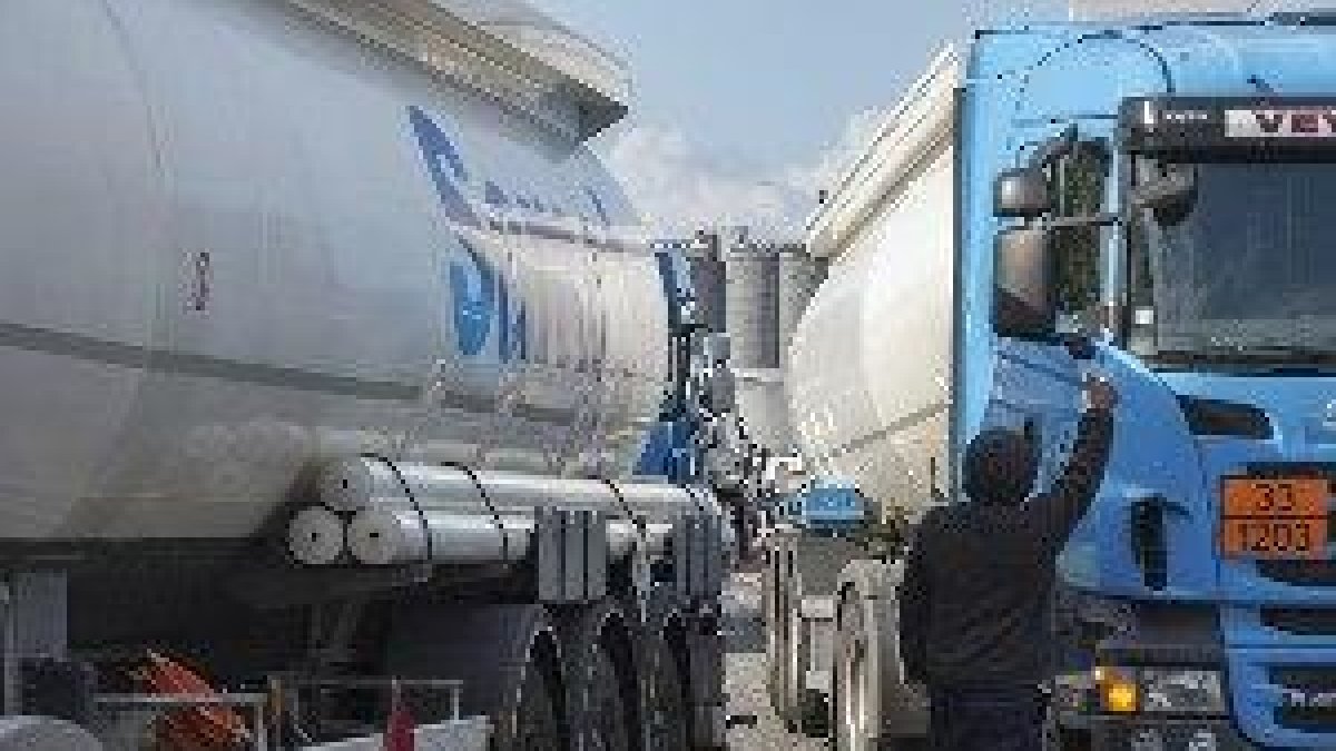 França prepara un impost per als camions que circulen per les seues carreteres