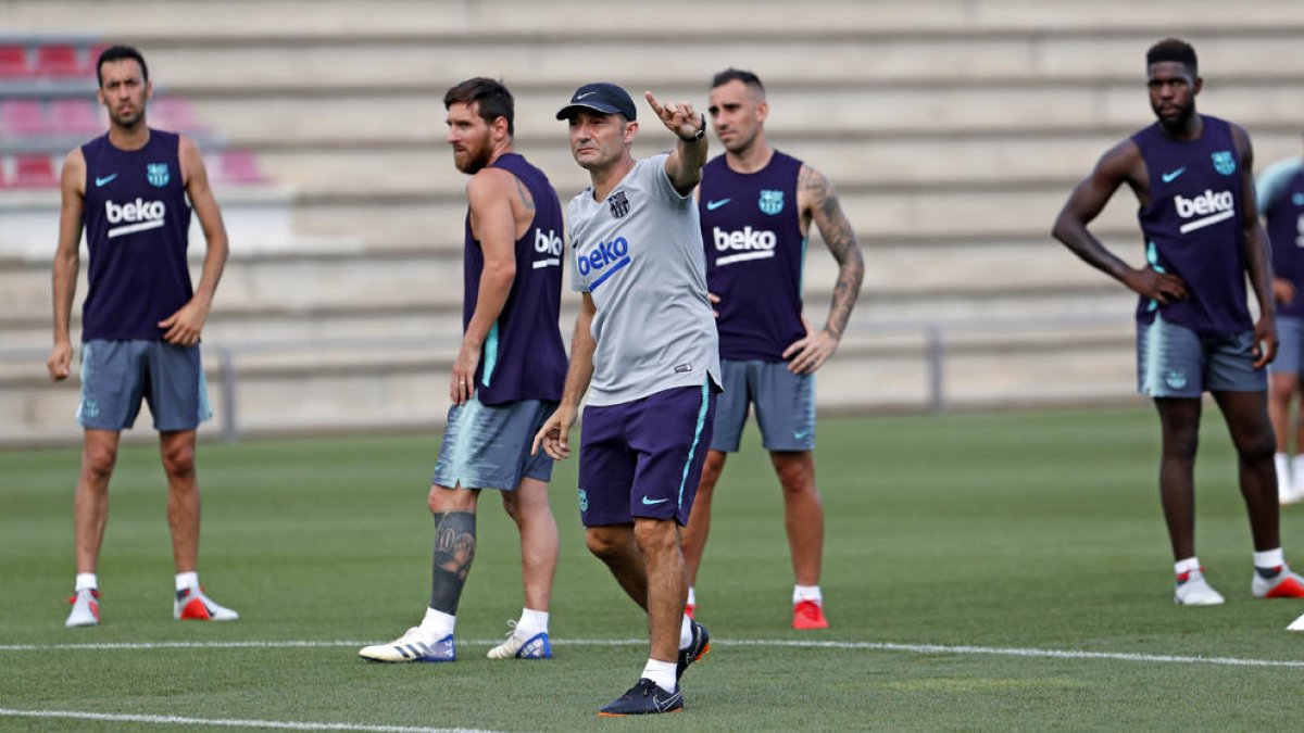 Ernesto Valverde afronta la segona temporada a la banqueta del FC Barcelona.