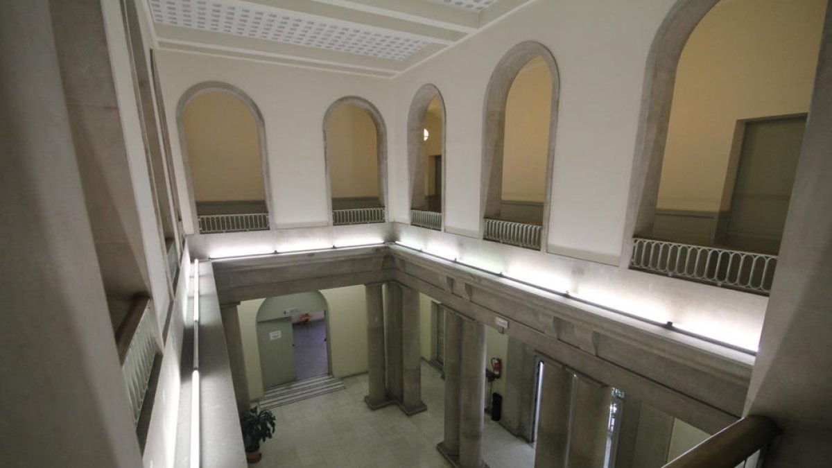 Vista interior del edificio de la Audiencia, futura sede del museo.