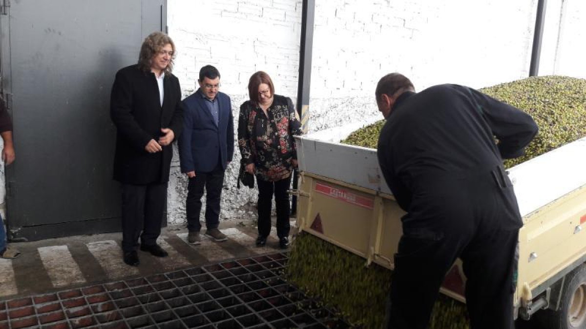 La presidenta de la Diputación, Rosa Maria Perelló, inauguró el certamen de Maials.
