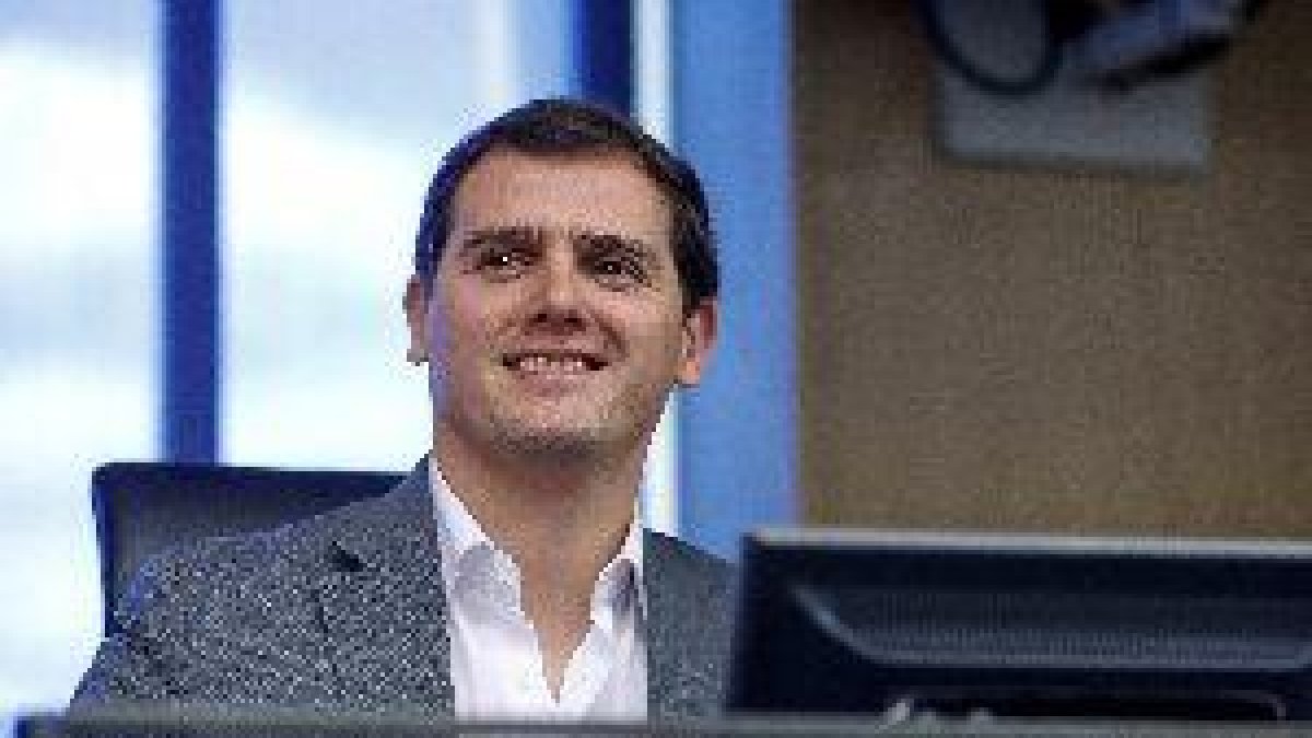 Rivera plantea que los partidos deban obtener un 3% del total nacional de votos