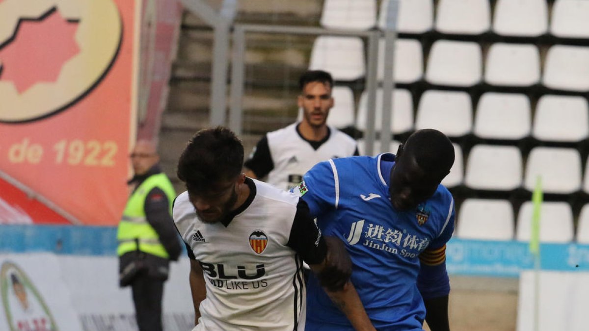 Moustapha no va tenir sort. Va entrar al 68 per Jorge Félix i al 86 va haver de ser substituït per lesió.