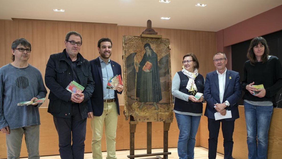 La presentació del retaule, ahir dijous a la sala de plens de la ciutat.