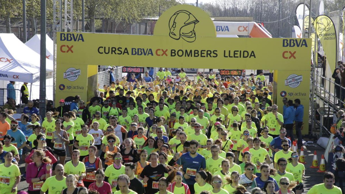 El Jaafari y Miriam Ortiz repiten como ganadores de la Cursa BBVA CX Bombers con 2.500 corredores