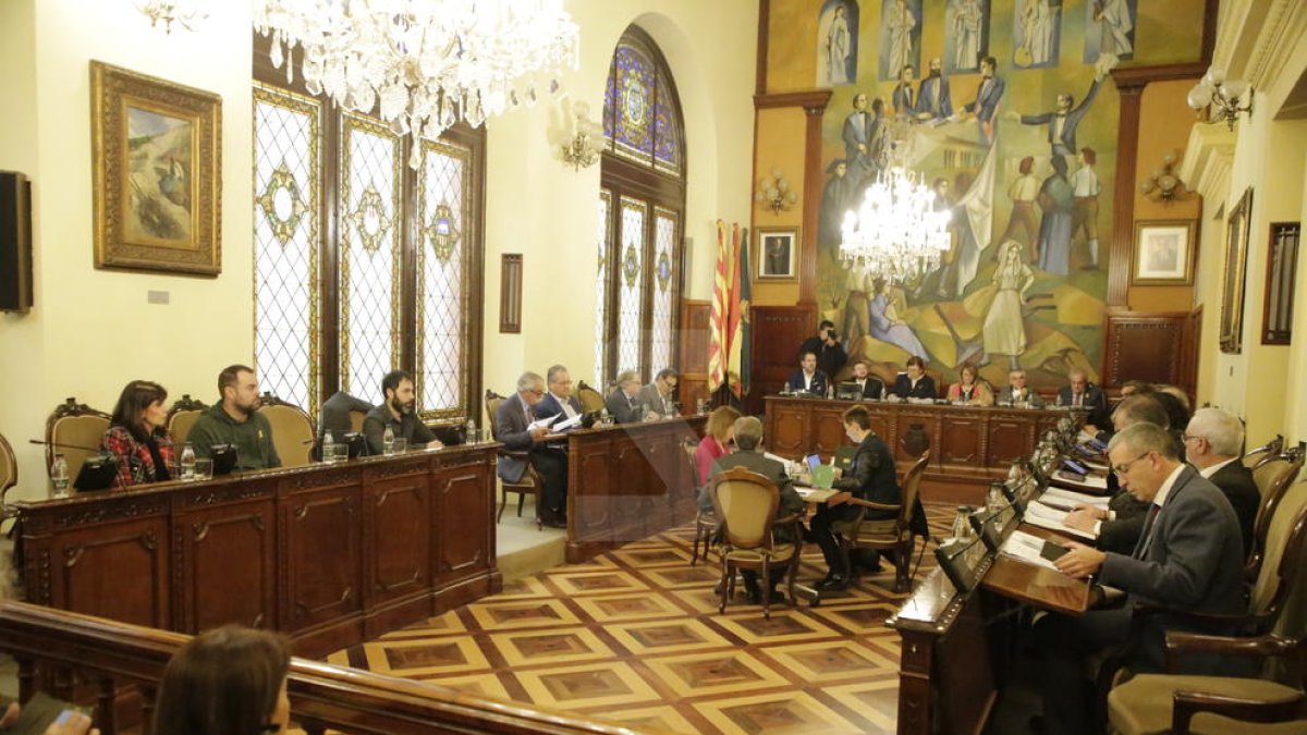 El ple de la Diputació de Lleida acorda crear una comissió per a uns pressupostos 