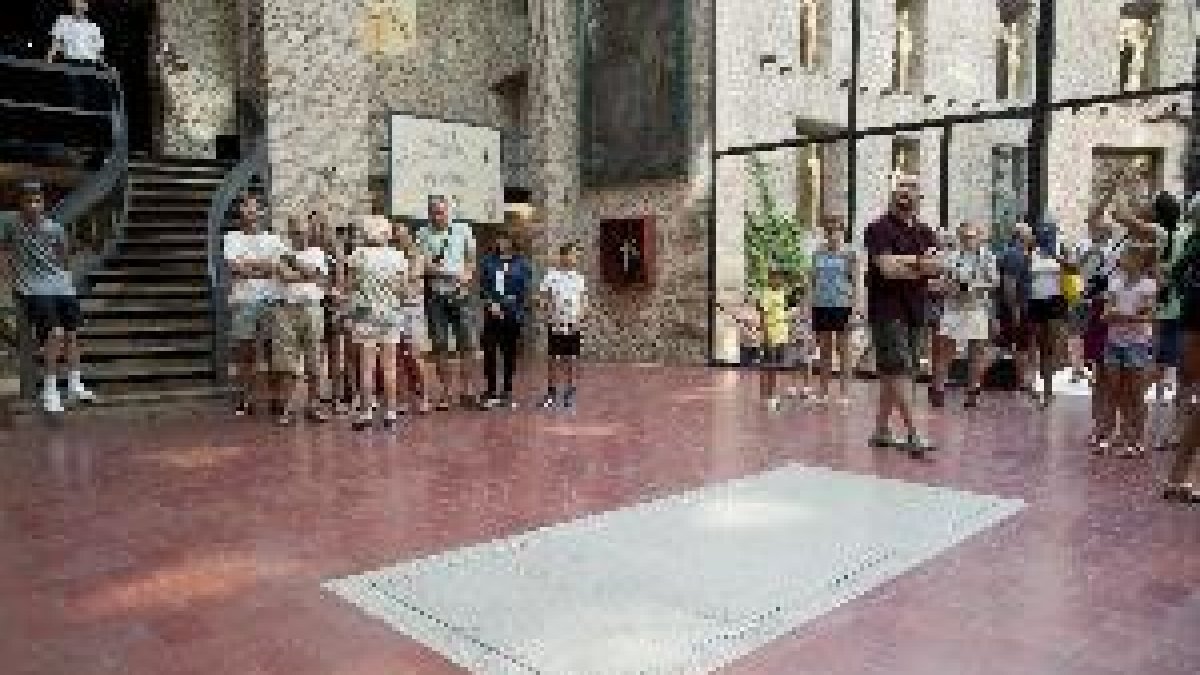 Restituyen los restos de Dalí a su tumba en el Teatro-Museo de Figueres