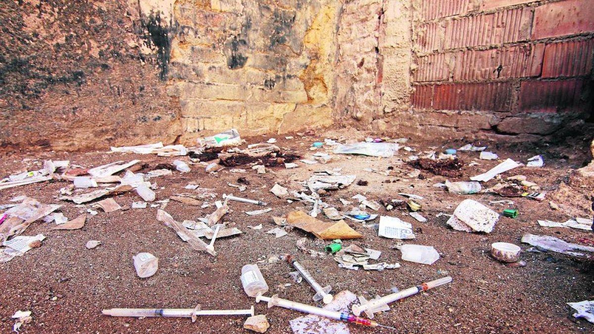 Imagen de las jeringuillas, algunas con sangre, tomada ayer.