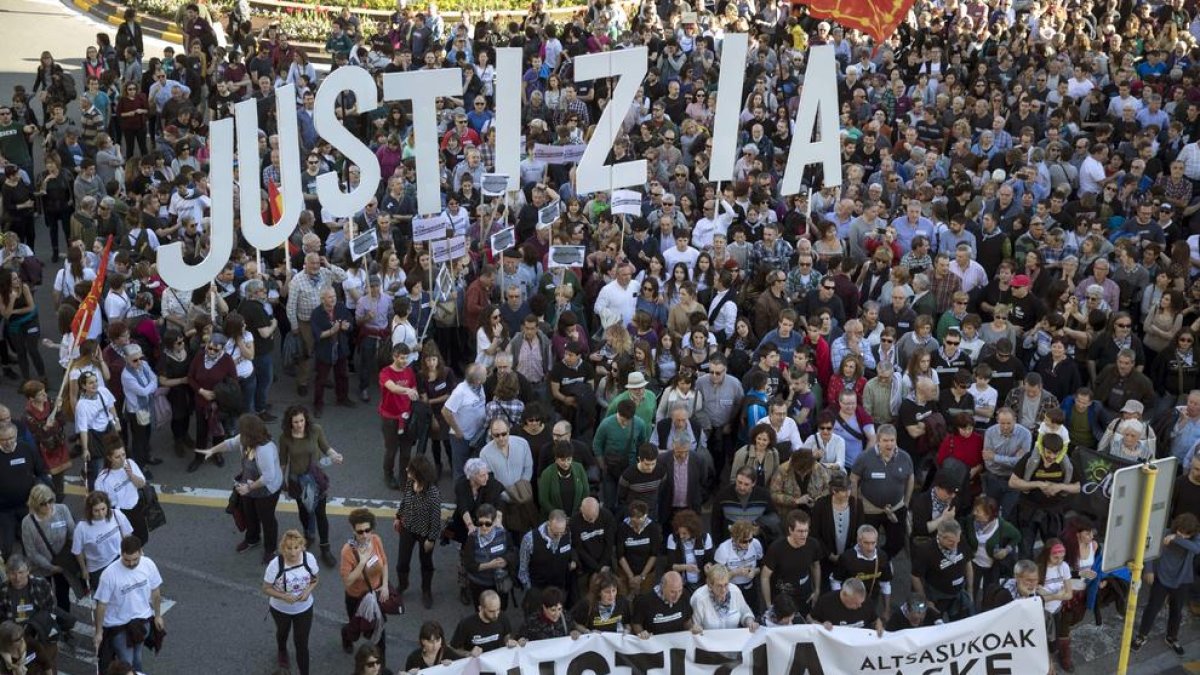 Milers de manifestants van reclamar justícia dissabte passat.
