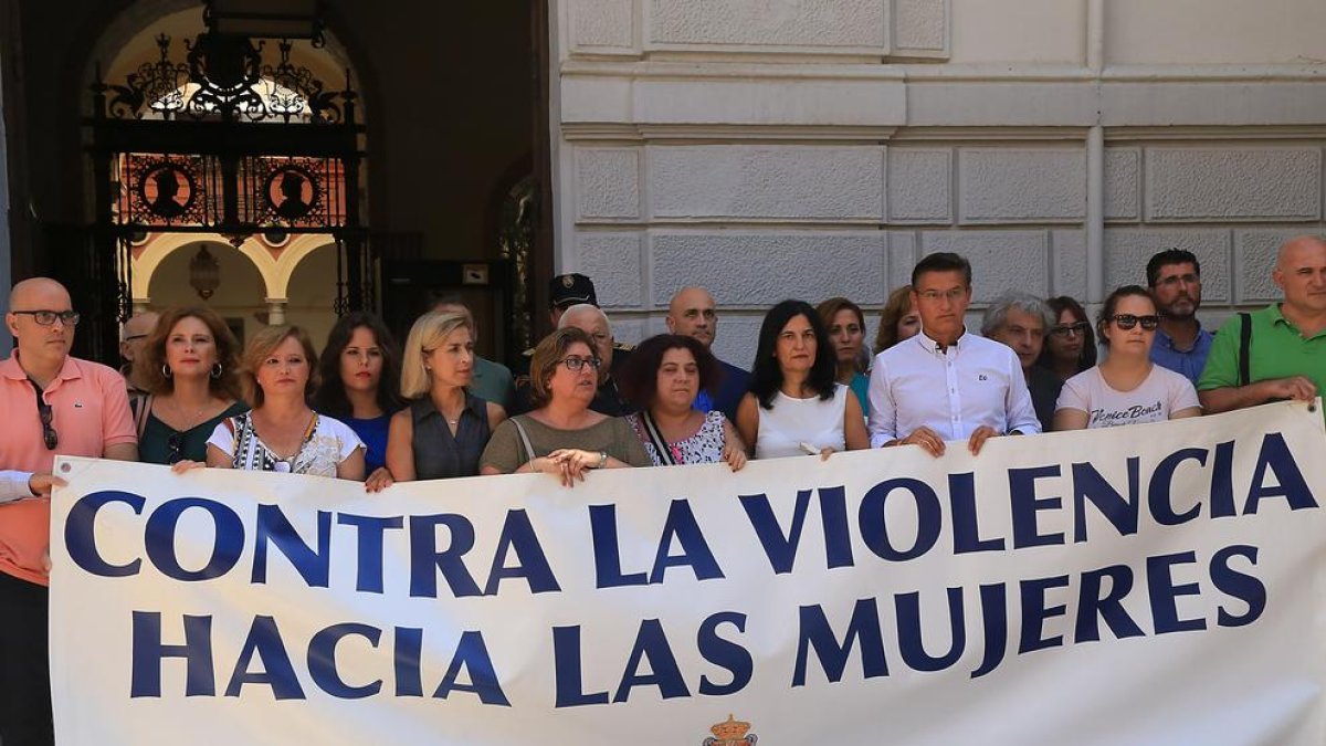Concentració la setmana passada per la mort d’una dona en mans de la seua parella a Granada.