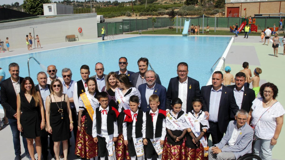 La inauguración de las piscinas de Alpicat contó con la presencia del presidente de la Diputación.