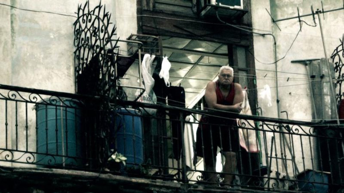 El documental mostra la vida quotidiana a la Cuba d’avui.