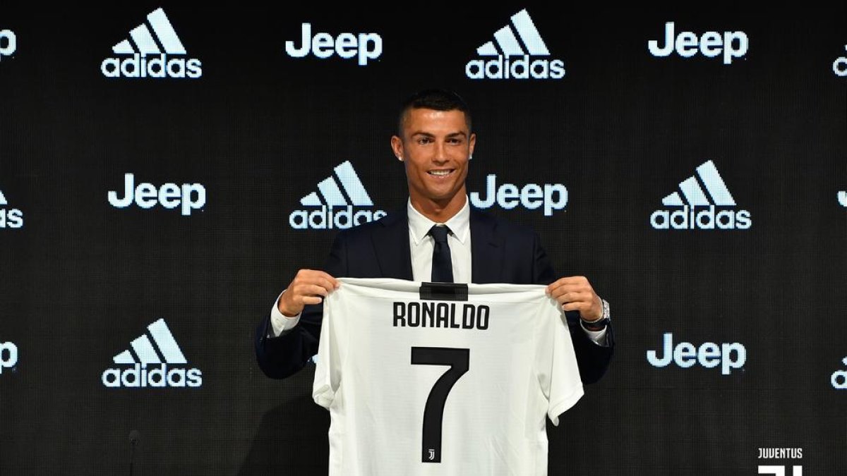 Cristiano Ronaldo va ser presentat ahir com a nou futbolista de la Juventus.