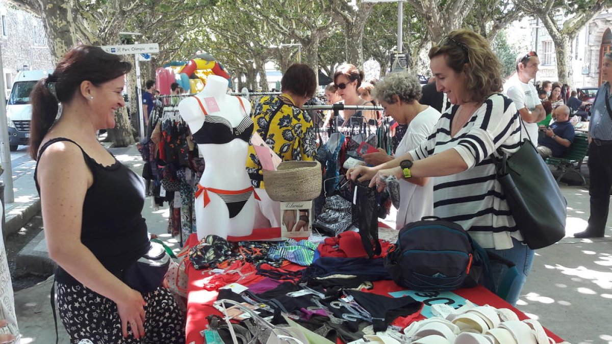 Las paradas se repartieron en el paseo Joan Brudieu de La Seu d’Urgell.