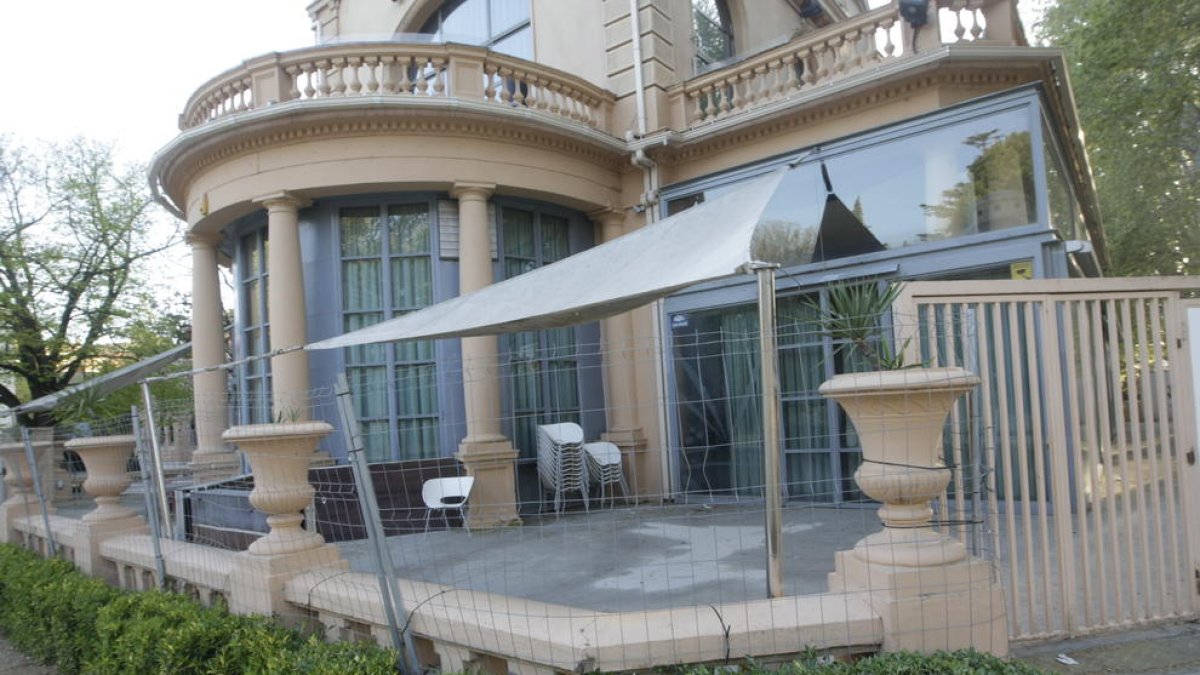 Imagen de archivo del exterior de la discoteca River, ya cerrada, situada en los Camps Elisis.