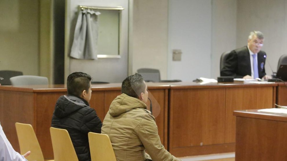 Els dos acusats, durant el judici a l'Audiència de Lleida