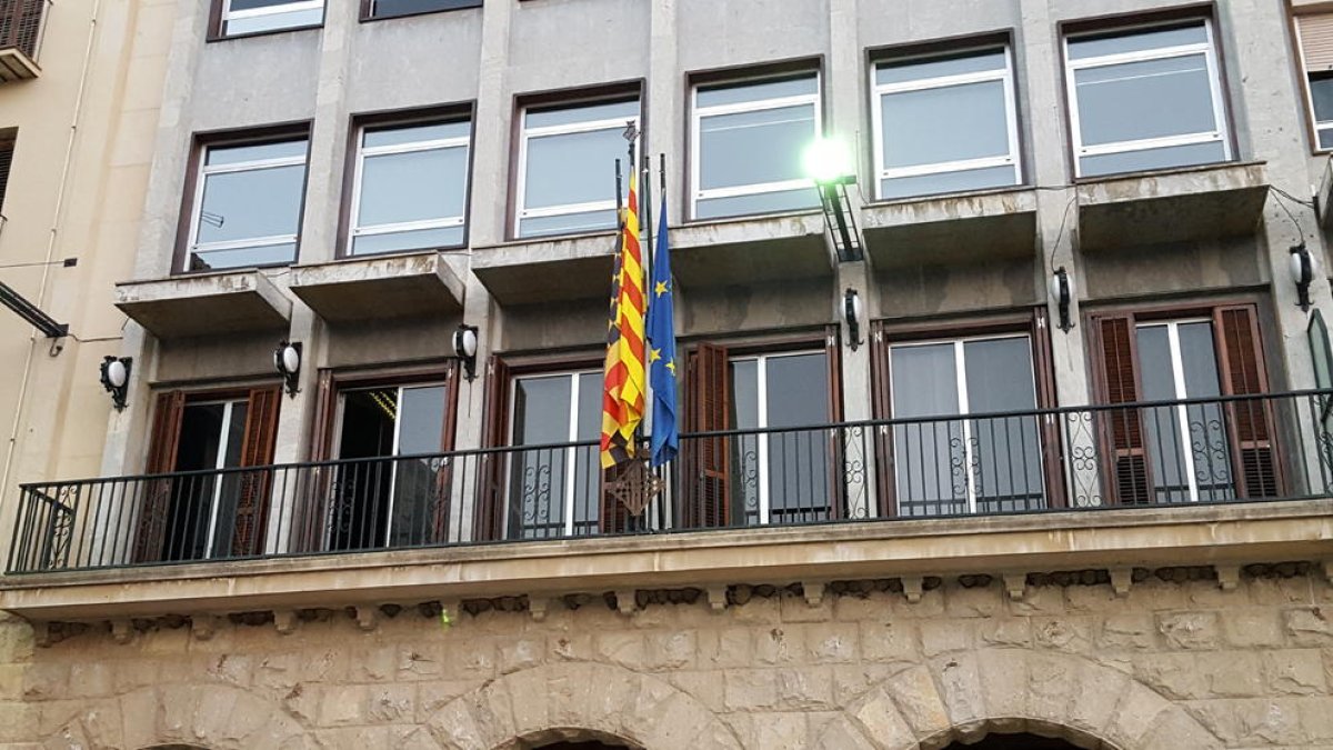 Façana de l’ajuntament.