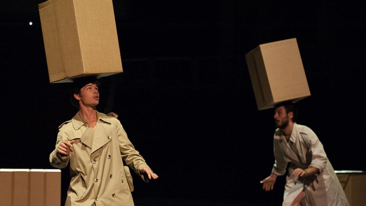 ‘Inbox’, acrobacias y malabarismos con los franceses Soralino, y la danza transgresora de ‘We-Ding!’, de los catalanes Los Moñekos.