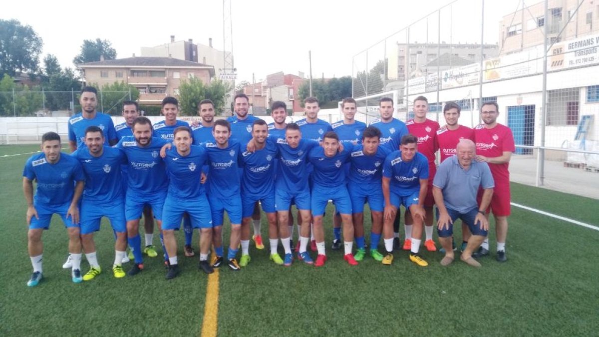 Plantilla con la que el FC Alcarràs afrontará esta temporada, en la que el objetivo será lograr el ascenso a Primera Catalana.