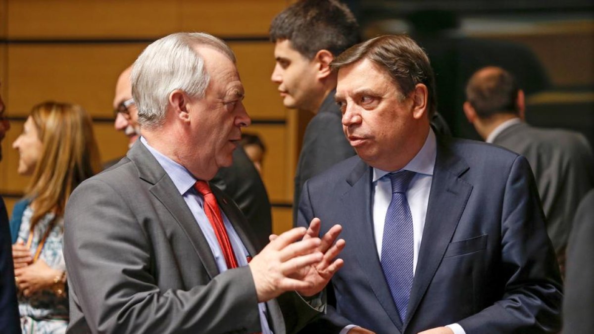 El ministre suec d’Assumptes Rurals, Sven-Erik Bucht, i l’espanyol d’Agricultura, Luis Planas.