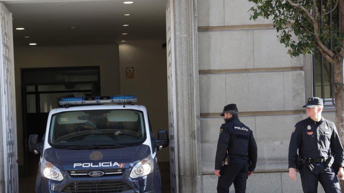 Romeva denuncia davant del jutge la criminalització de l'independentisme pacífic
