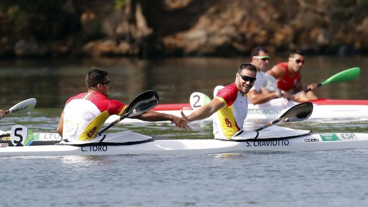 Saül Craviotto i Cristian Toro celebren el seu or europeu el juny passat al concloure la prova.