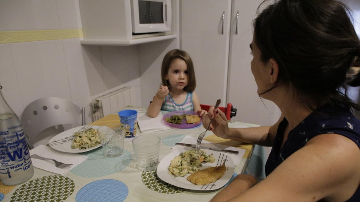 La investigació se centra en els hàbits alimentaris dels països en els quals se sopa tard.