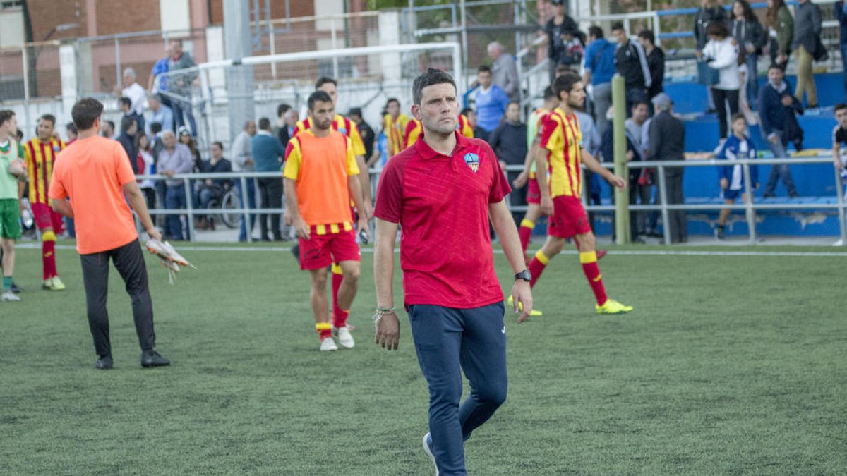 Gerard Albadalejo va abandonar, amb gest molt seriós, el camp de l’Ebro, un cop eliminats de la Copa.