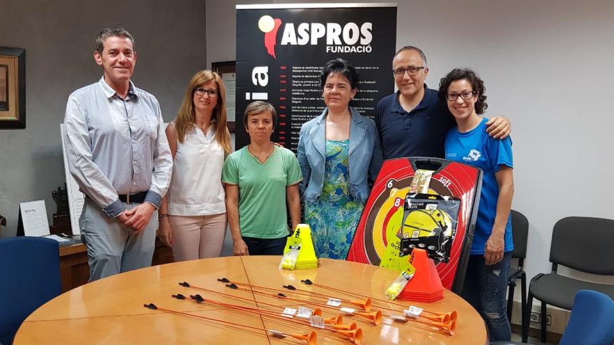 La càtedra DOTS entrega material per a Aspros