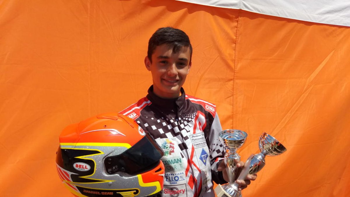 Samuel Bean guanya una prova de kàrting