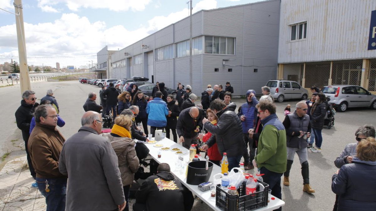 Alguns dels participants al Vermut de l’N-240.
