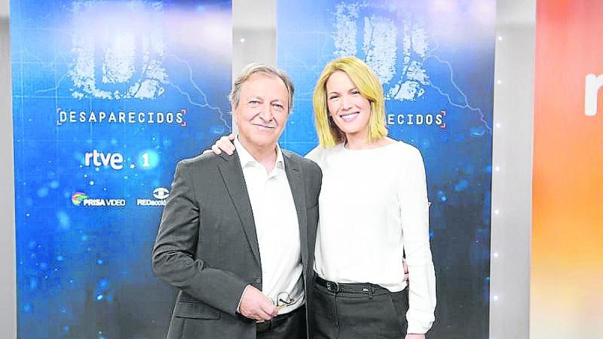El director del programa, Paco Lobatón, y su conductora, Silvia Intxaurrondo.
