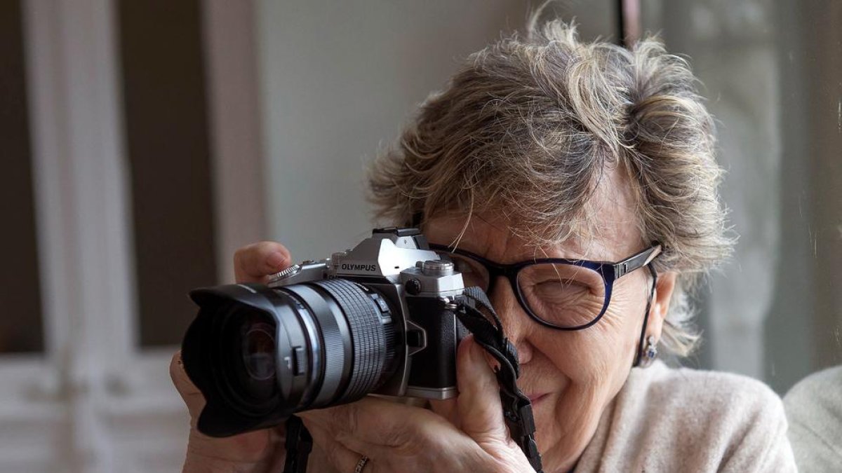 Mor als 83 anys Joana Biarnés, la primera fotoperiodista de l'Estat