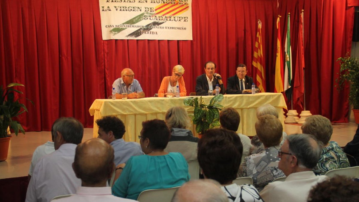 Crisi al Centre Extremeny per un acte de Vox