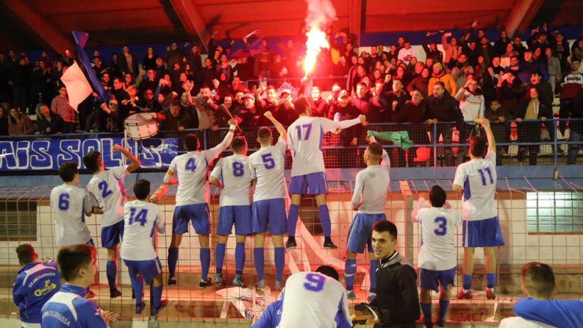 El Mollerussa lo festejó con su afición, en un partido que congregó a más de 1.200 seguidores.