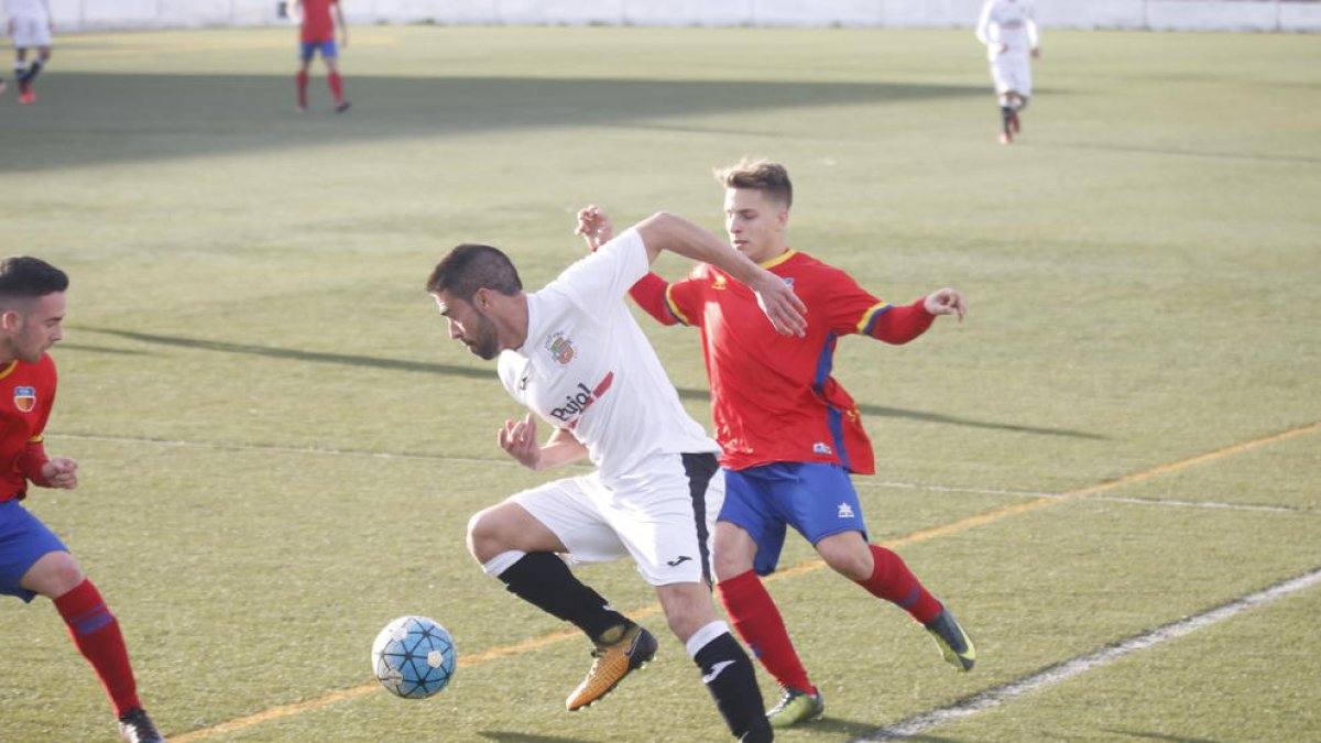 El Borges va fer un gran partit per vèncer el Martinenc després de tres derrotes consecutives.