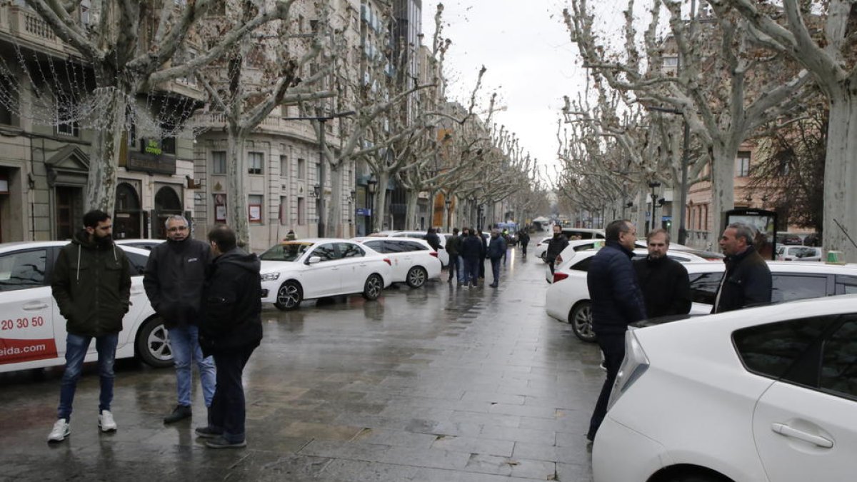 Taxistas protestaron la semana pasada para regular las VTC.