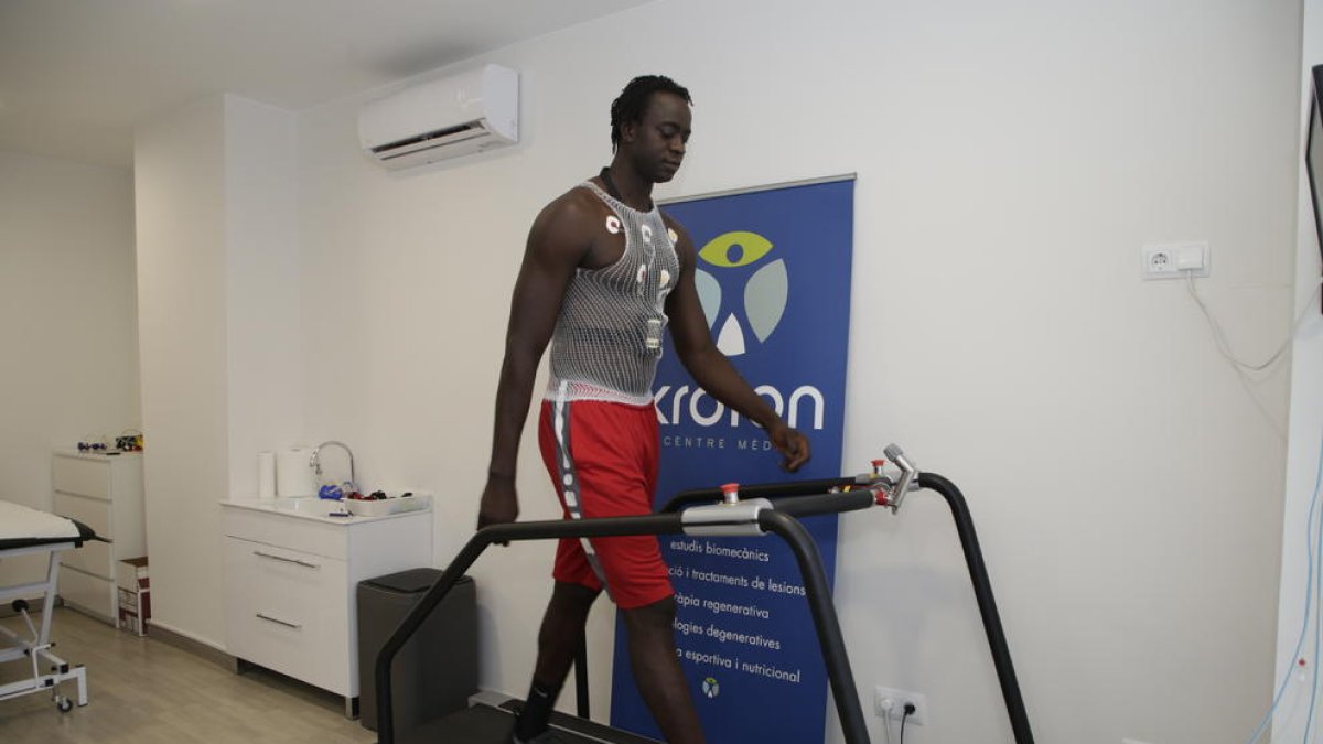 Ablaye Mbaye fue el primero en pasar la revisión médica.