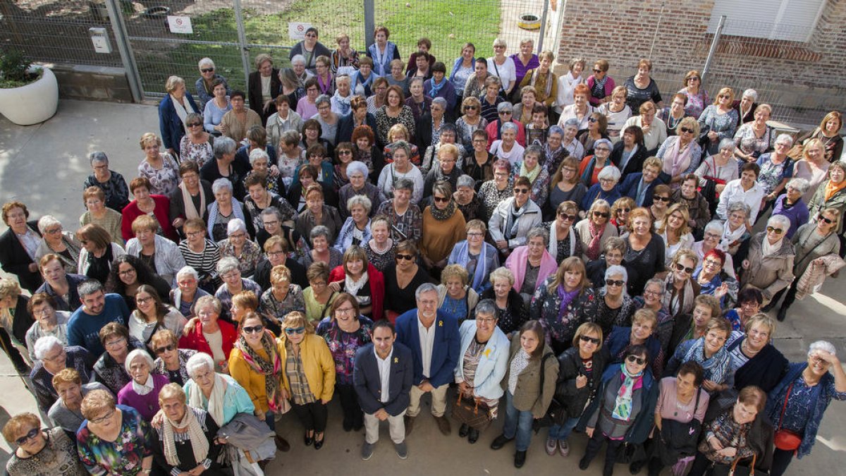 Unas 200 mujeres participan en la 21 Trobada Intercomarcal d’Associacions de Dones de les Terres de Lleida.