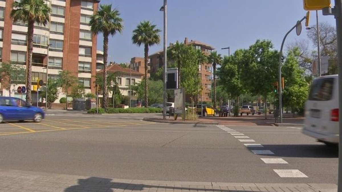 El accidente se produjo en la confluencias entre Via Augusta y Mitre.