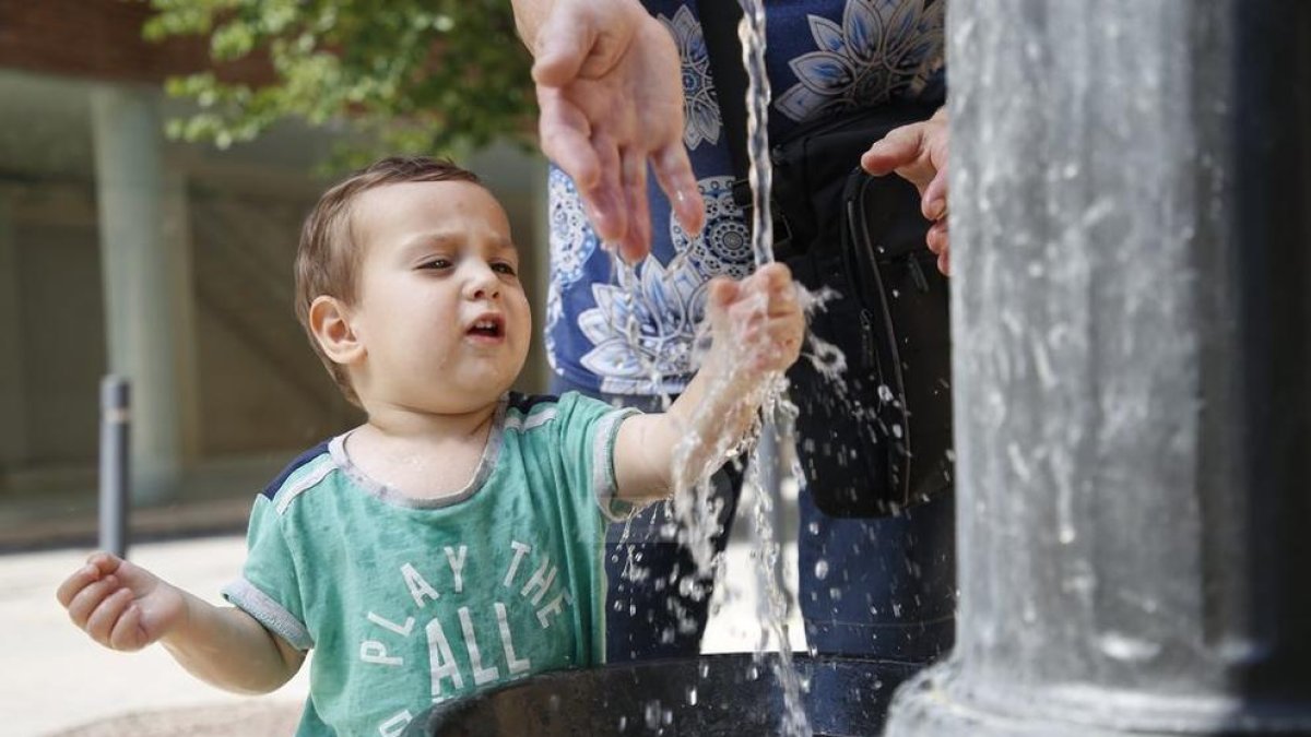 Temperatures de fins a 37 graus a Ponent el primer dia d'estiu