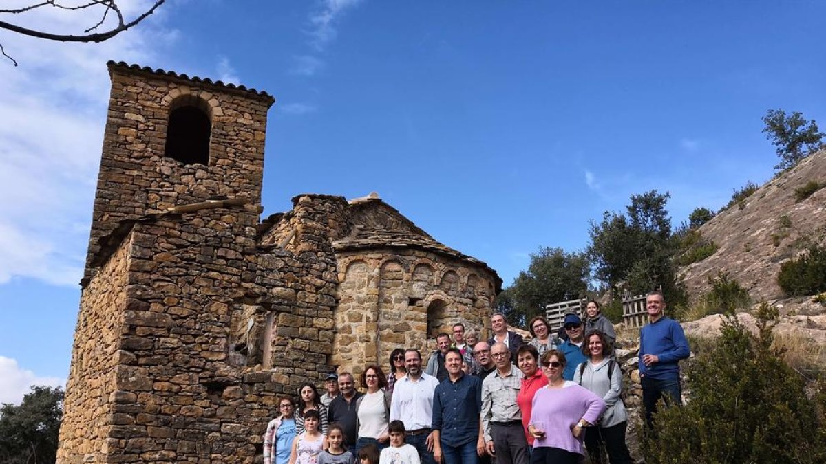 El vicepresident de la Diputació Eloi Bergós va assistir a l’estrena de la restauració de l’església.