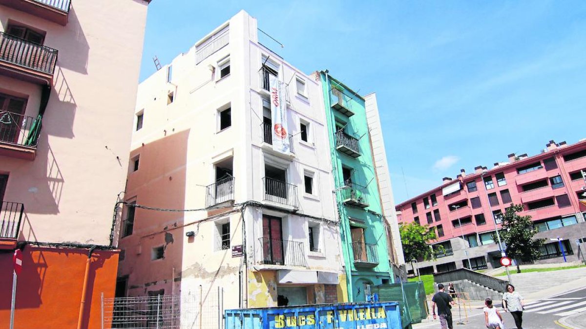 Obres de rehabilitació d’un edifici al Barri Antic de Lleida.